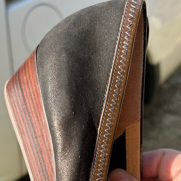 Cole Haan‎ Metallic Wedges with Nike Air Soles Womens Size 8B - Picture 4 of 5